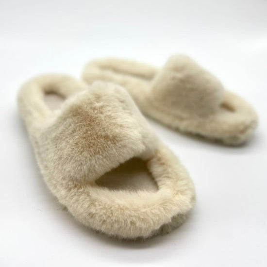 Fluffy Slippers in Cream