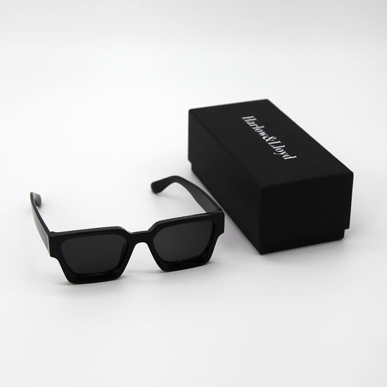 Load image into Gallery viewer, Emery Small Square Frame Sunglasses in Black
