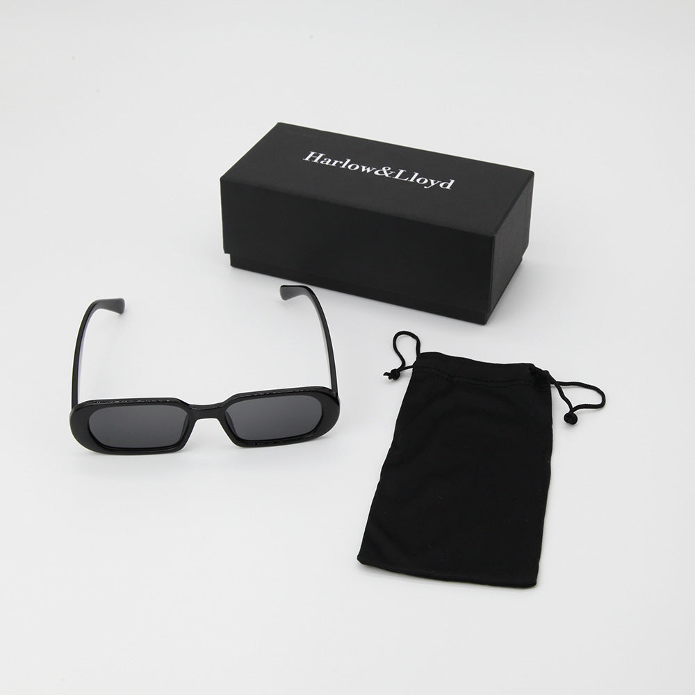 Nova Oval Sunglasses in Black