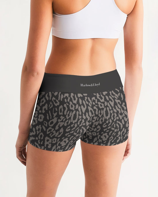 Leopard Pattern Women's Mid-Rise Yoga Shorts in Coal