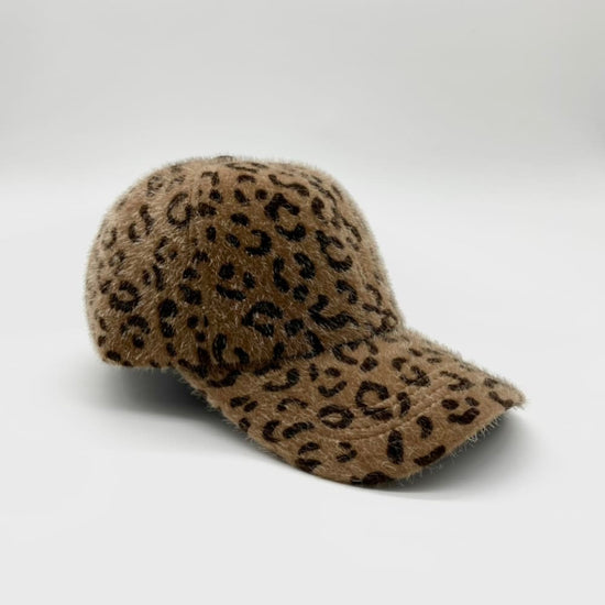 Fluffy Leopard Cap in Brown