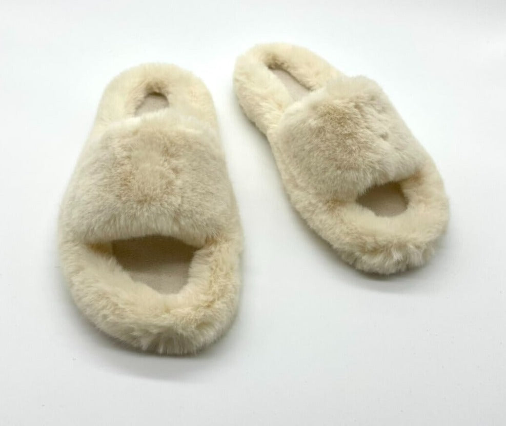 Fluffy Slippers in Cream