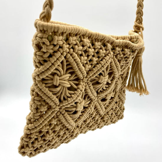 Woven Summer Shoulder Bag with Tassel in Khaki