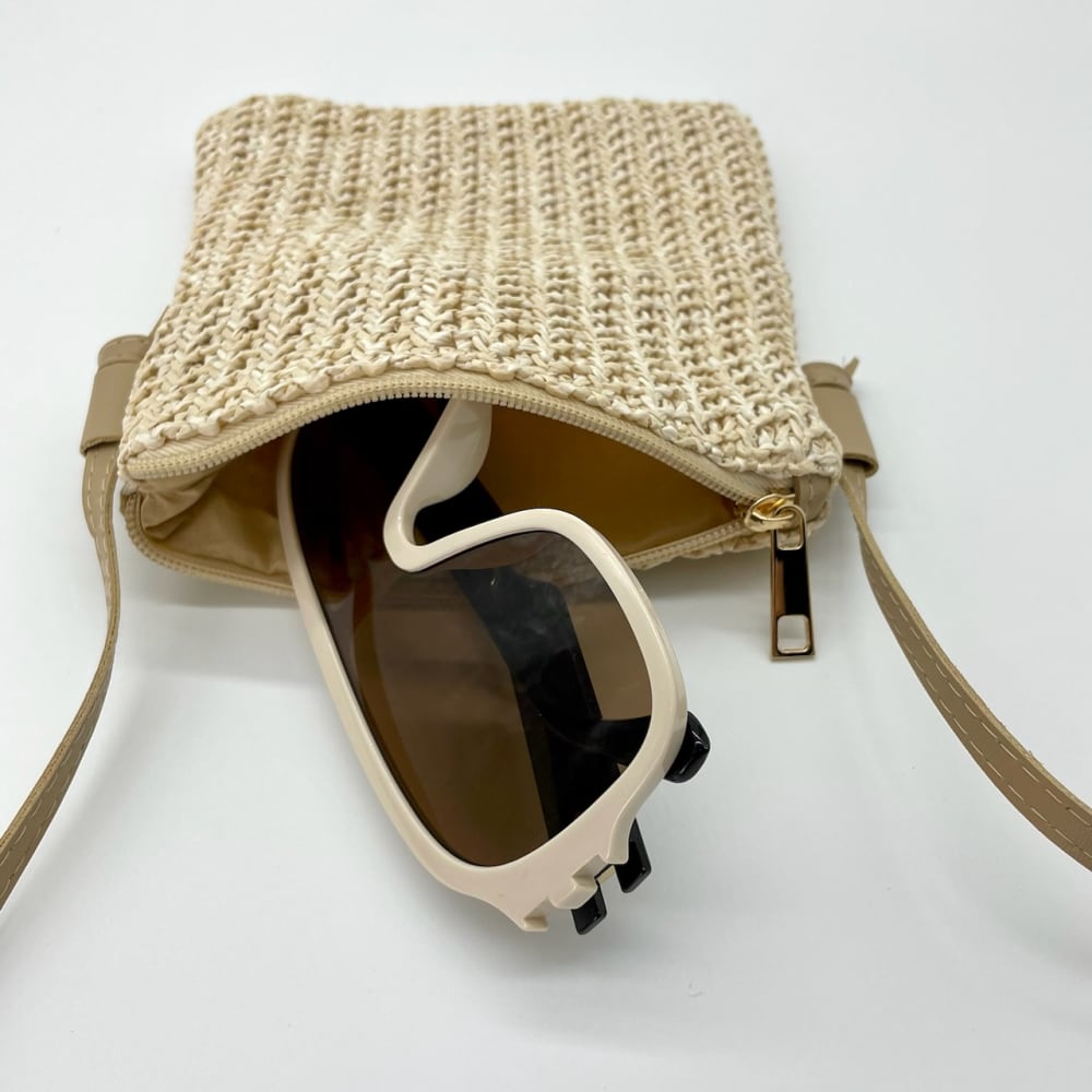 Load image into Gallery viewer, Small Straw Crossbody Bag
