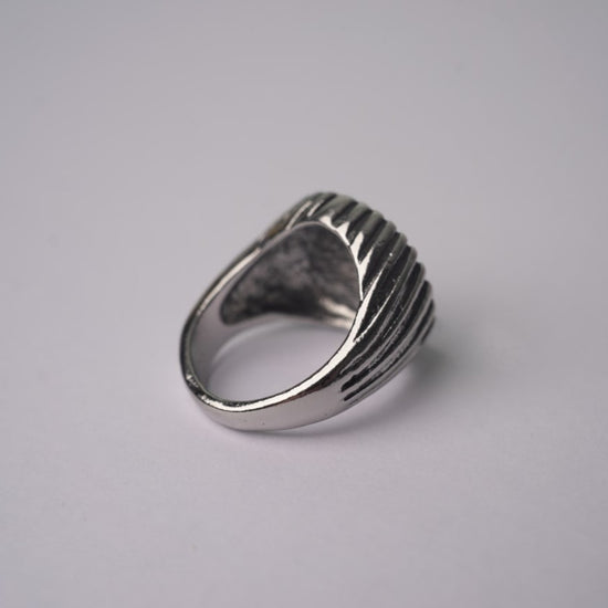 Diagonal Stripes Silver Round Signet Ring